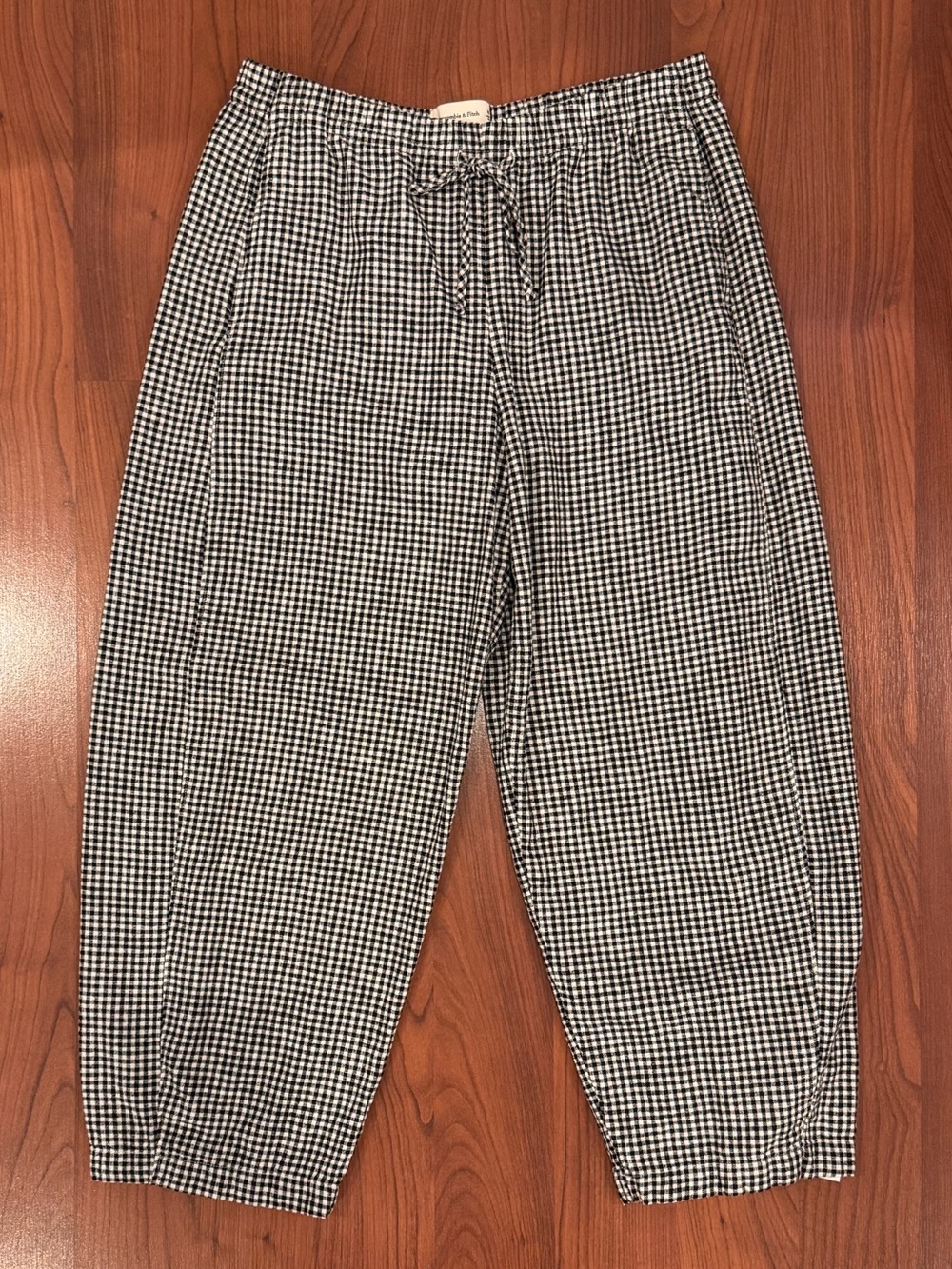 Abercrombie & Fitch Black and White Gingham Linen Blend Pull Up Barrel Pants